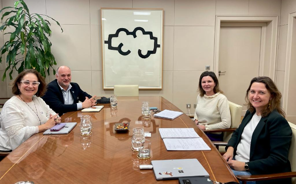 Aurora Carbonell, Joan Serra, Mª José Rallo y Ángeles Marín > AMTU