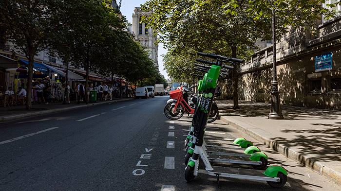 Patinets de lloguer a París > DGT