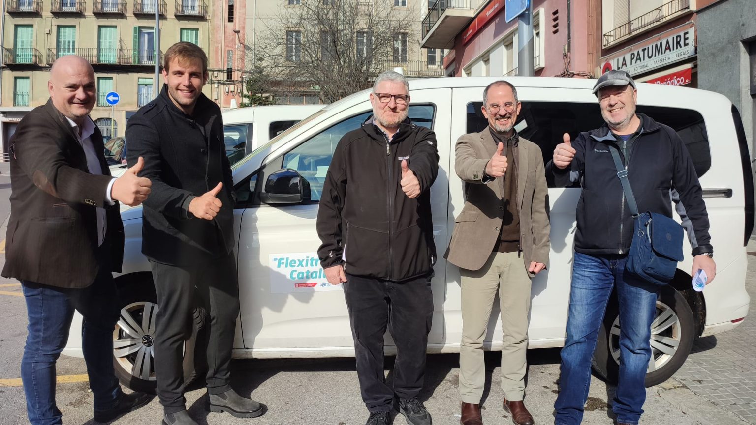 (d'esquerra a dreta) Joan Serra, Ramon Caballé, Josep Campos, Manel Valdés i Carles Andreu (president de l'Associació de Taxis de Berga)