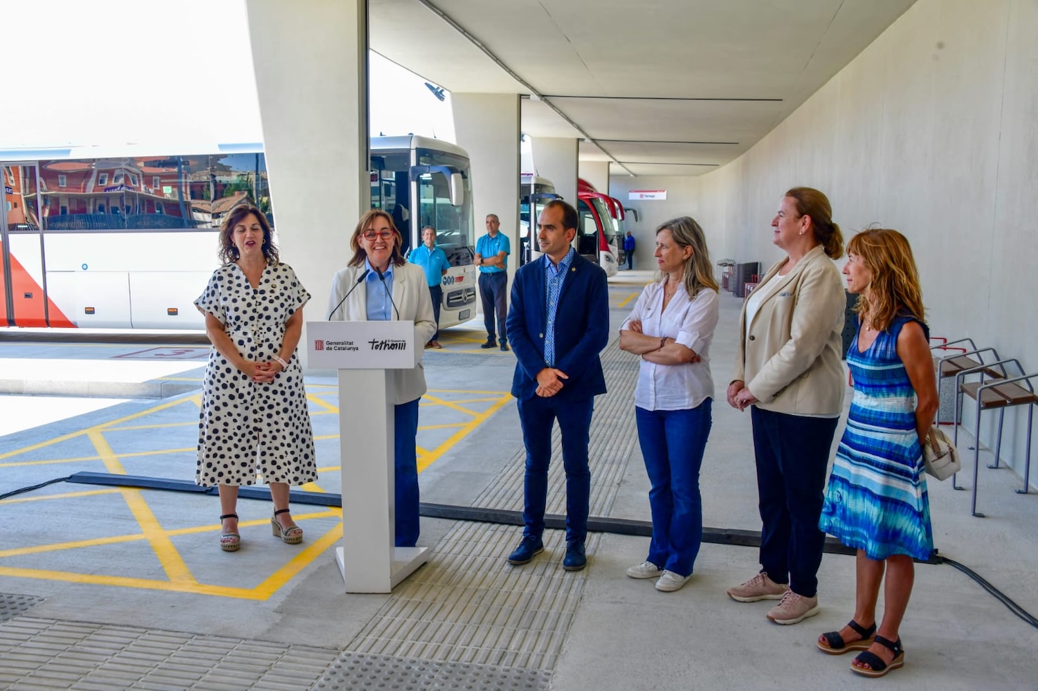 La consellera Paneque i l'alcaldessa de Tàrrega, Alba Pijuán, durant la inauguració