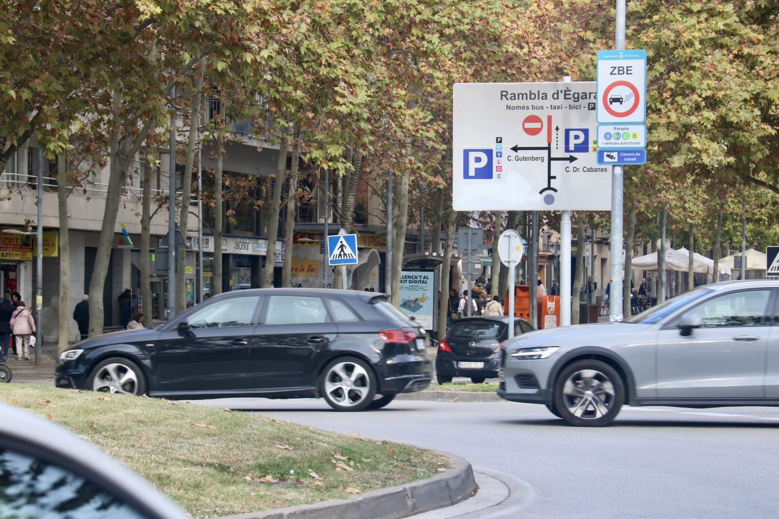 Sabadell i Terrassa comencen a multar els vehicles que no compleixin els criteris mediambientals a les ZBE